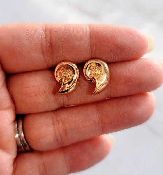 Shell Stud Earrings