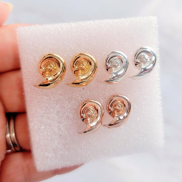 Shell Stud Earrings